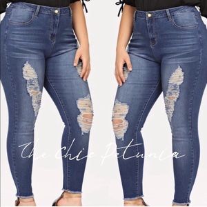 PLUS SIZE RIPPED SKINNY JEANS💕💕